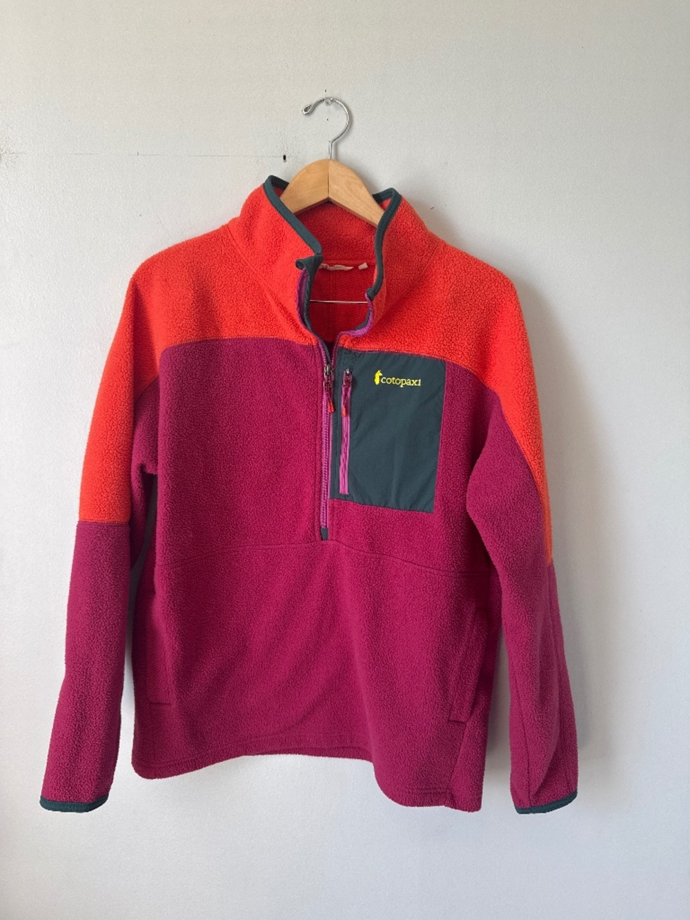 Cotopaxi mixed color fleece pullover